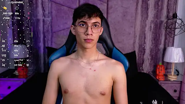 Živý XXX chat AronTawers