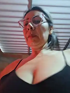 Czat XXX na żywo – Mia-funny20
