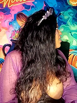 AmazonianMistress Chat XXX in diretta