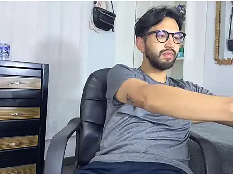 Chat +18 de thomass1018 ao vivo