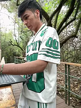 Онлайн чат XXX The_Conquer