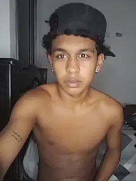 YourCaramelBoy Live XXX-chat
