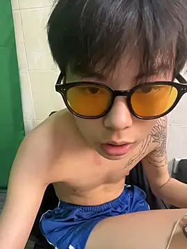 DDD_17 Adlı Modelin Canlı XXX Sohbeti