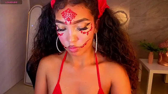 Chat +18 de CamilaVixen_ch ao vivo