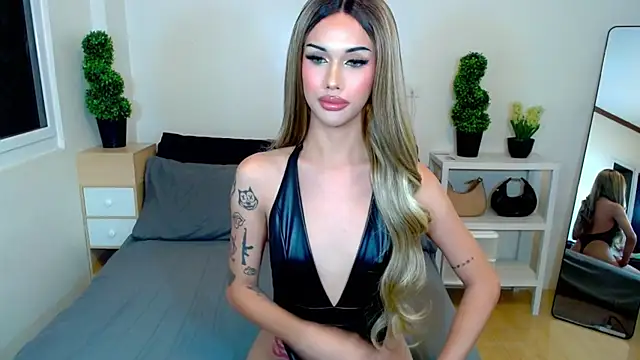 Chat +18 de HorsecockMadison ao vivo