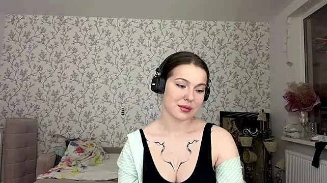 ElizbethPizza's Live XXX Chat