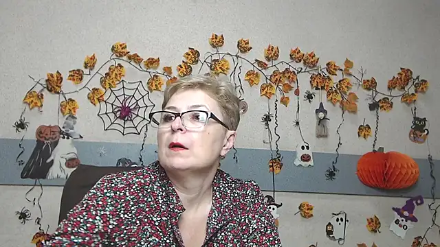 EmiliaGree's Live XXX Chat