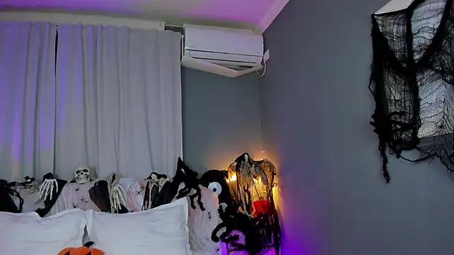 AmedeeaBanks Chat XXX live