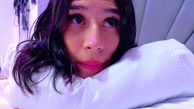 XXX chat uživo modela ThreeForFun_OS
