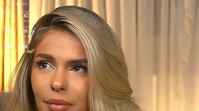 ChloeVelvetx Chat XXX in diretta