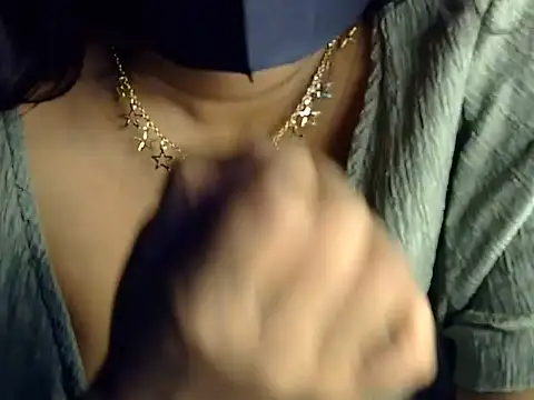 Exotic__Annie লাইভ XXX চ্যাট