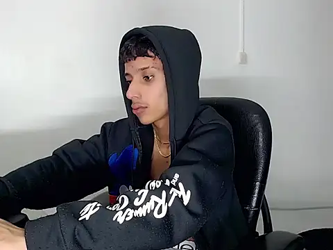 Онлайн чат XXX brayan__hot__