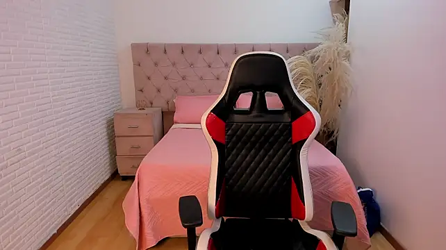 AleNoah_'s Live XXX Chat