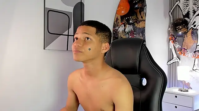 King_Jisus Adlı Modelin Canlı XXX Sohbeti