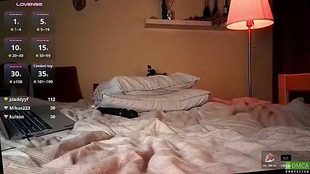 lia_grl élő XXX-chatje