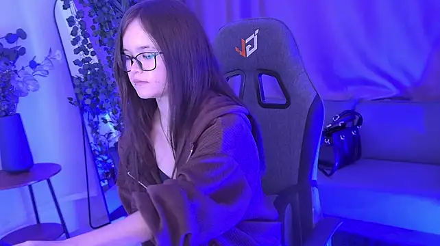 Elainebeness XXX чат на живо