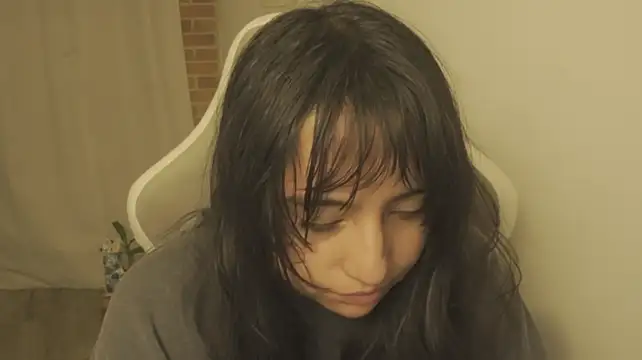 צ'אט XXX בשידור חי של EmmitaGarcia