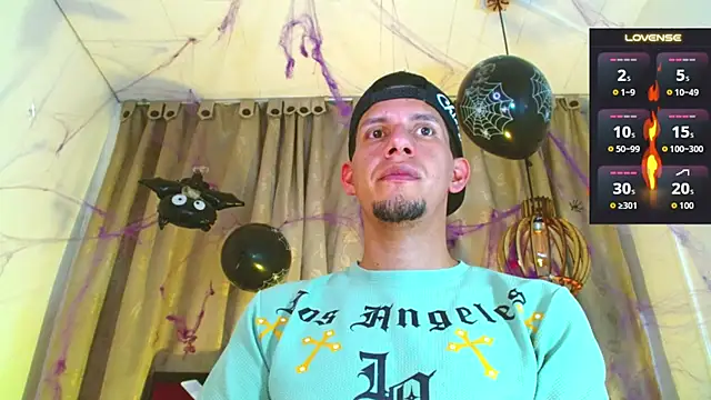 _Dominic_Smith_ Live XXX-chat