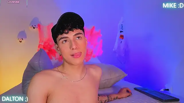 Czat XXX na żywo – Mike_Benelli