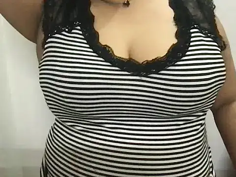 Chat +18 de Miss_Nimrat ao vivo