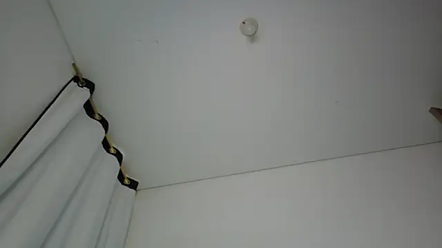 XXX chat uživo modela bully_boss