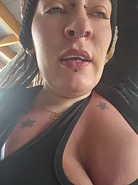 Chat +18 de PinkTheHawk ao vivo