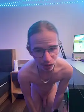 YoungSebi Adlı Modelin Canlı XXX Sohbeti