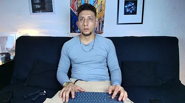 Chatroom XXX en direct de SR_EMILIOCUM