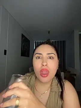 AnushaKumari's Live XXX Chat