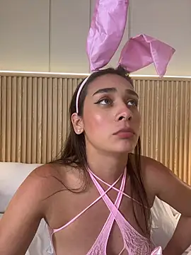 NahimiThompsonのライブXXXチャット