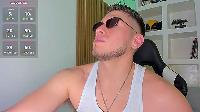 צ'אט XXX בשידור חי של SebastianMaximoff_