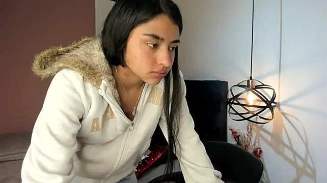 Alanna_Thompson_のライブXXXチャット