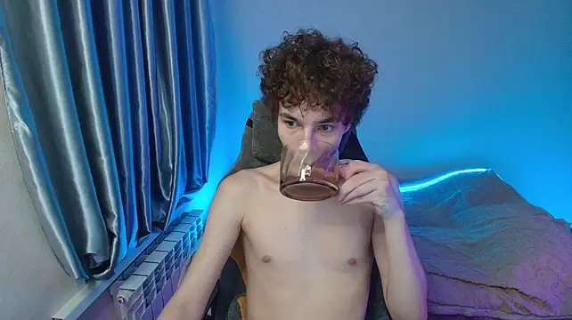 Adam_Kroy élő XXX-chatje