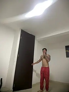 Živý XXX chat Enzomoretti__