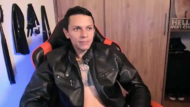 Masterdave7 Live XXX Chat