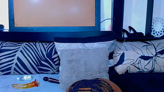 YoungBarbiexx's Live XXX Chat