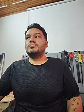 Chat +18 de Alejandro_bdsm ao vivo