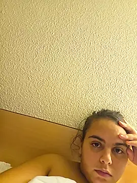 Jeunecoquinesexy Adlı Modelin Canlı XXX Sohbeti