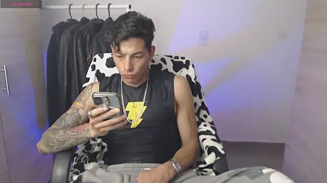 XXX chat uživo modela chomelo6
