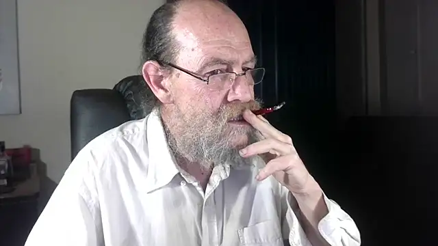 Uncle_Hottie live XXX chat
