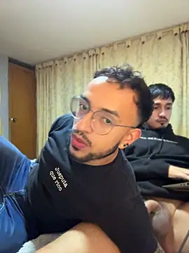 צ'אט XXX בשידור חי של Mathias_vega