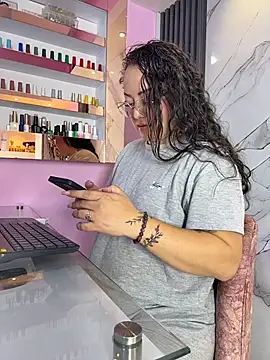 Nails_Lucia 现场XXX聊天