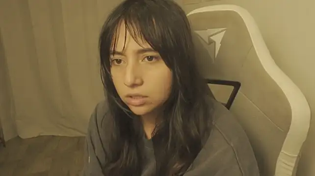 Živý XXX chat EmmitaGarcia