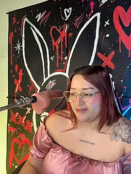 צ'אט XXX בשידור חי של ScarlettFlamess_