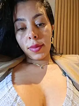 Chat XXX en directo de Luianna