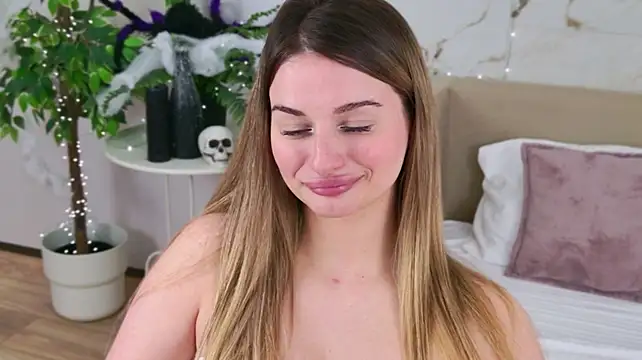 SweetyLicky Adlı Modelin Canlı XXX Sohbeti