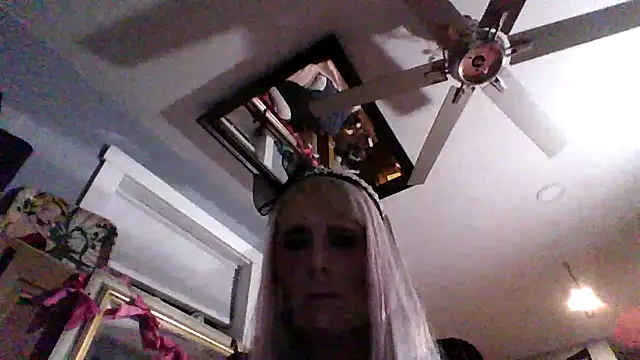 Chat XXX en directo de BeautifulBustyBlonde
