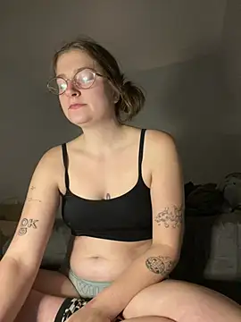 mclacy Chat XXX live