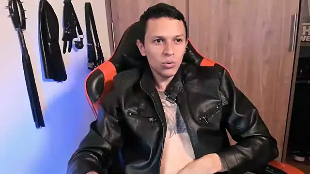 Masterdave7's Live XXX Chat