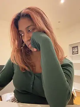 DonnaShy Chat XXX live
